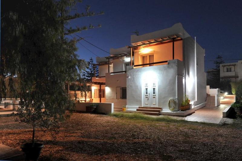 אדאמאס Finikas Studios מראה חיצוני תמונה